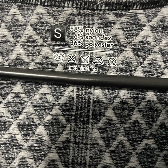 Hooded zipper jacket - Picture 3 of 3